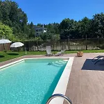Casas Peralta - Outeiro アパート *
