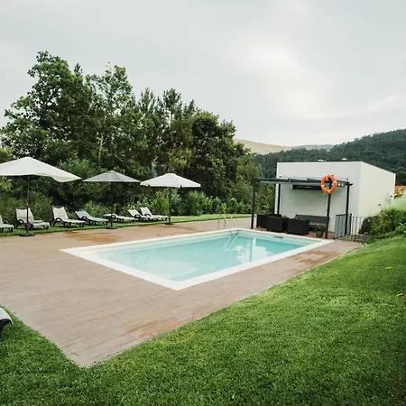 Casas Peralta - Outeiro Daire *