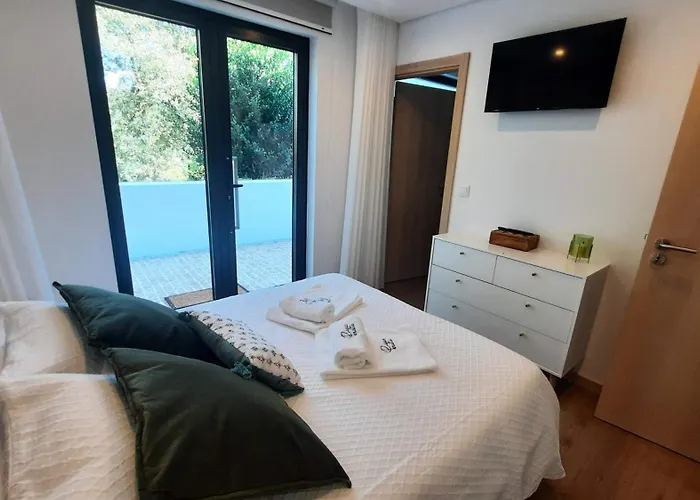 Casas Peralta - Outeiro 아로카